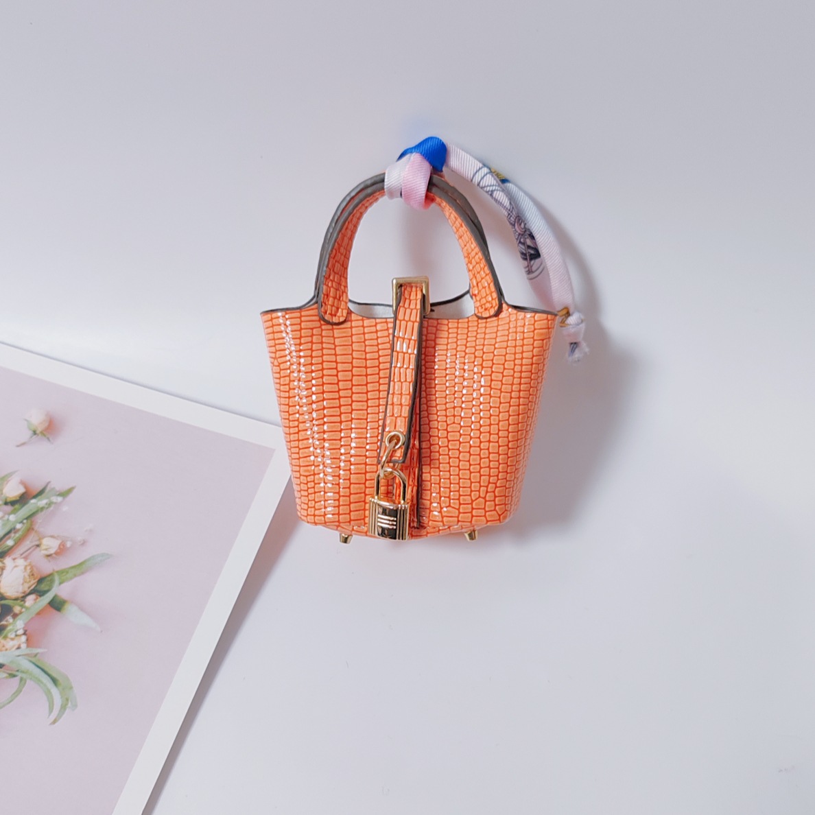 Mini Basket Bag Pendant Exquisite Car Keychain Pendant Cute Small Wallet Creative Earphone Bag Charms