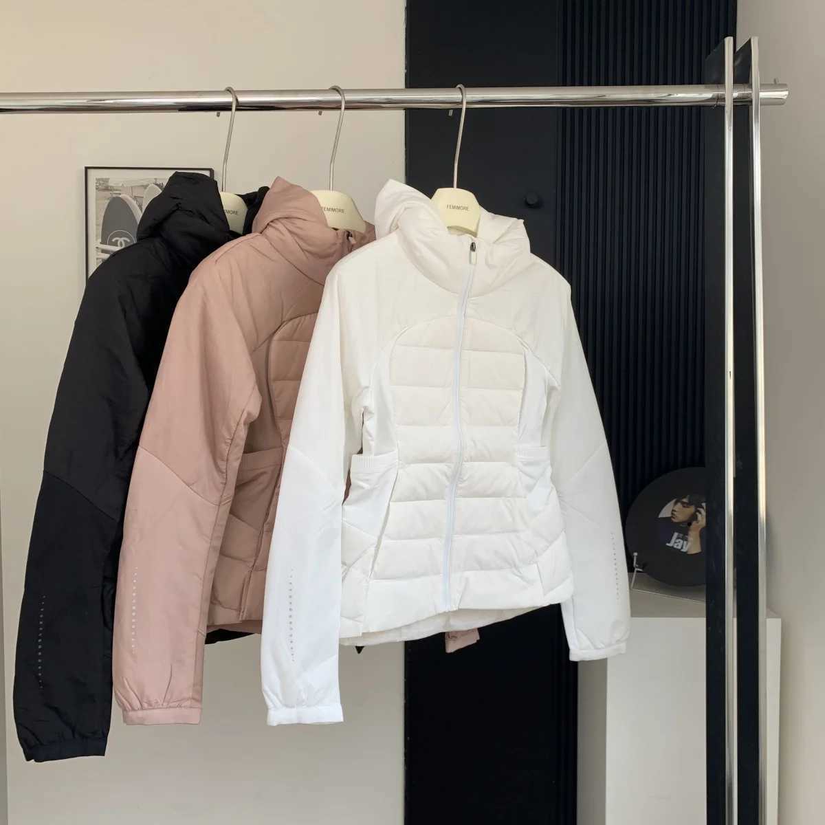 Womens Ultra Light Down Jacket 90 White Duck Down Female Slim Fit Down Yoga Trendy Portable Hoodie Outwear Coats DJ03 W251016