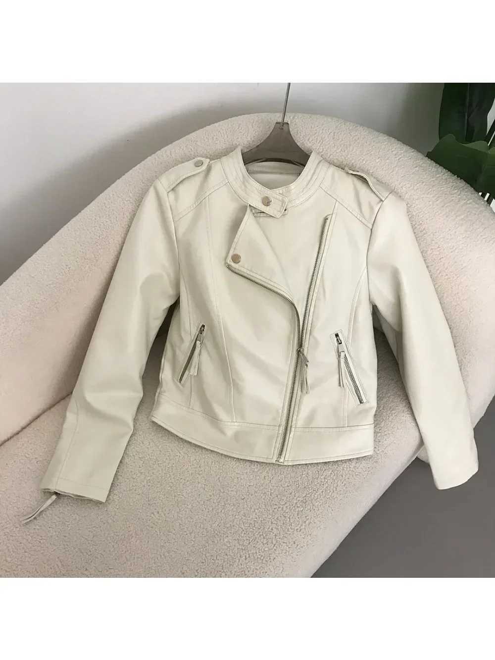 Ladys PU Leather Coat Trend Stand Collar Slim Zipper Simple Cropped Leather Jacket for Women Spring Autumn Motorcycle JacketsT251017