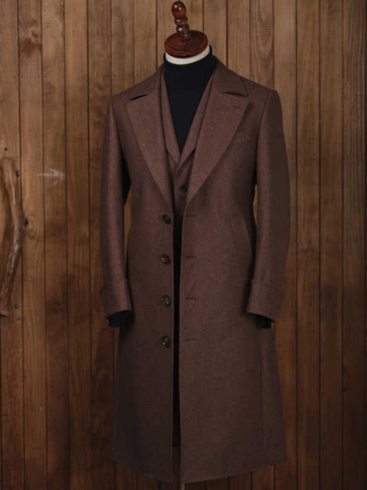 Vintage Wool Blend Men Long Coat Single Breasted Peaked Lapel Wedding Tuxedos Business Occasion Customized One Piece