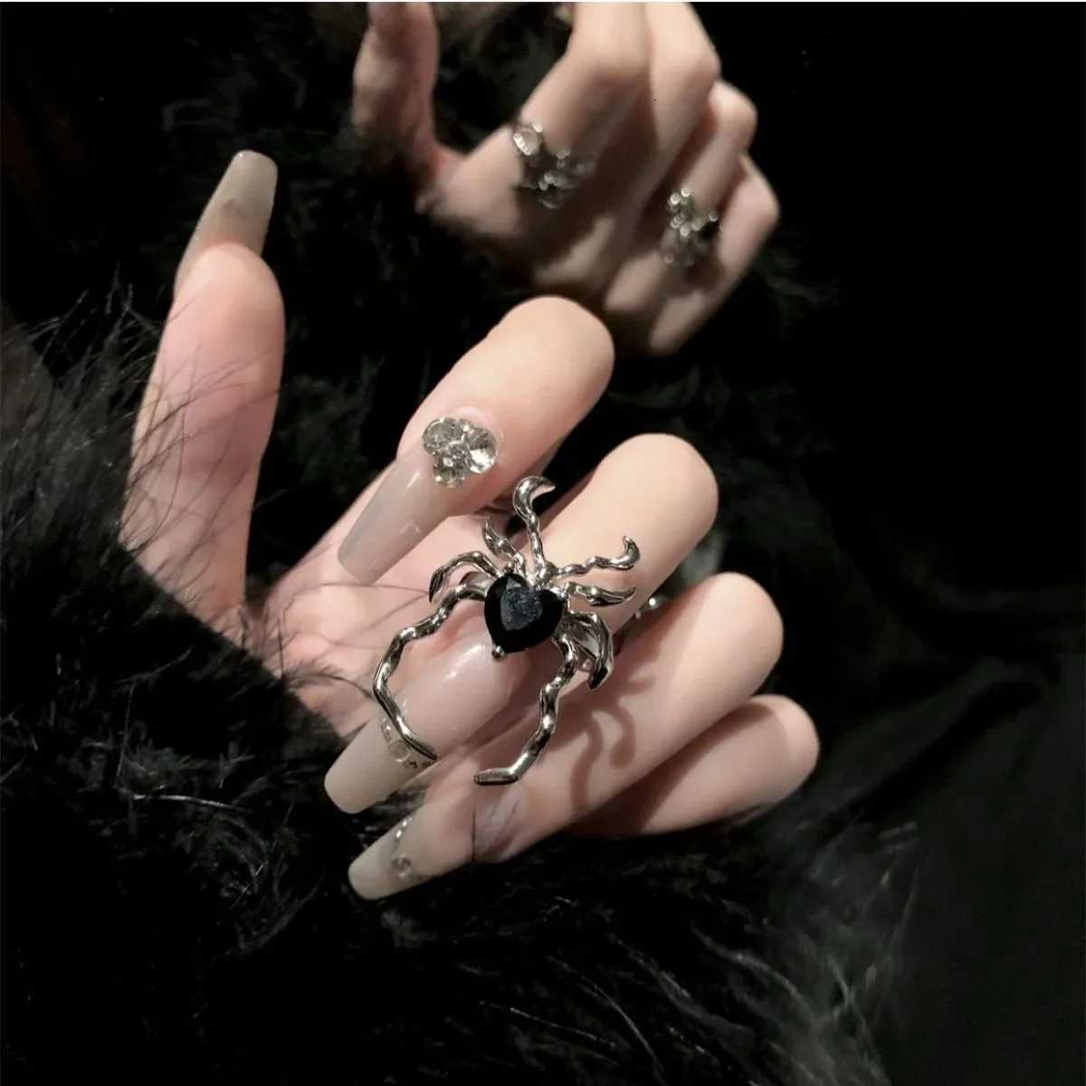 Gothic Punk Style Spider Opening Ring for Women Men Vintage Creative Animal Rings Hip Hop Fashion Party Jewelry Halloween Gifts Z251017