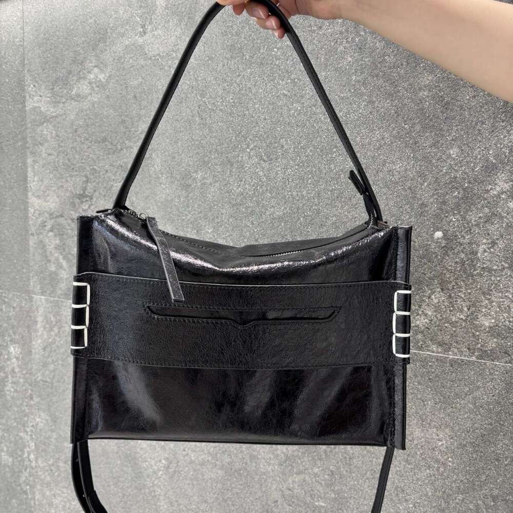 JW First Layer Oil Wax Cowhide Underarm Large Capacity Handbag Commuter Shoulder Crossbody Bag