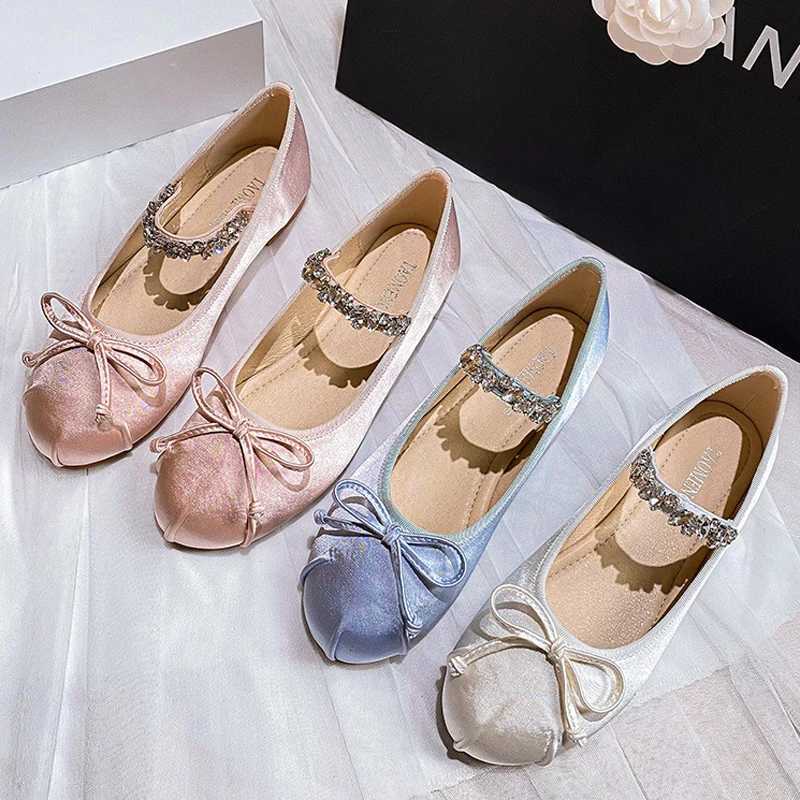 Luxury Satin Rhinestone Decoration Ballet Flats Women Elegant Bow Silk Design Mary Jane Shoe for Women Light Comfortable Loafers Z251015