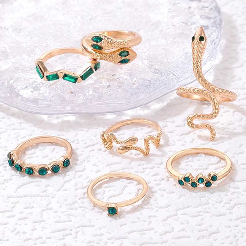 Tocona Luxury Green Rhinestone Joint Snake Ring Sets Charms Alloy Geometry for Women Men Party Jewelry 7pcssets 22493W251017