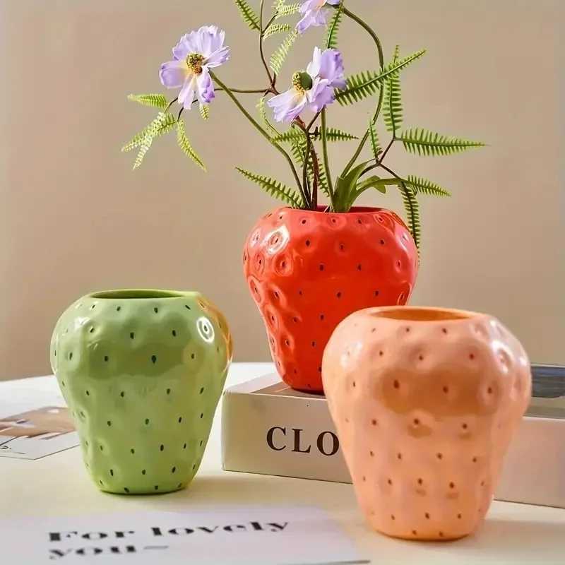 Creative Strawberry Shaped Vase for Flower Arrangement Living Room Home Decoration Flower Pot C251017