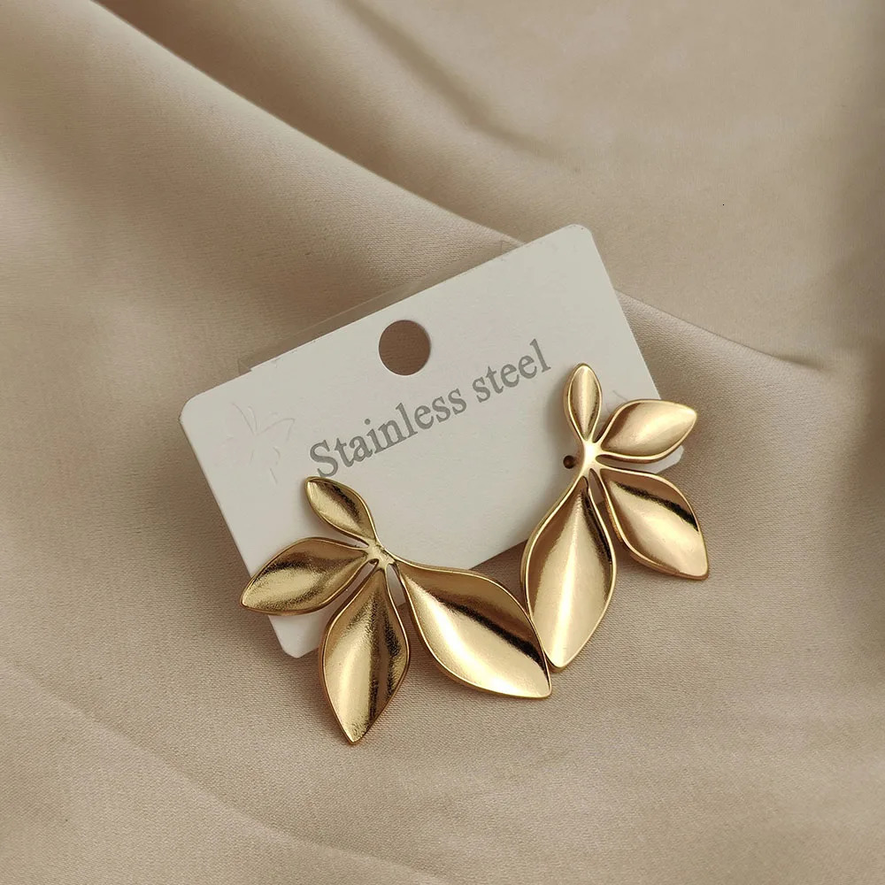 Creative heavy metal leaf starfish stainless steel earrings waterproof and rusty earrings for women party jewelry 251016