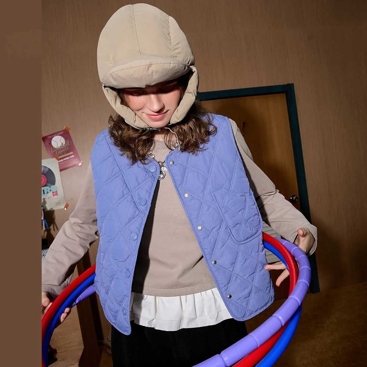 New Arrival 2025 Women Quilted Vest Short Padded Waistcoat Vintage Pattern Spring Layering Coat with Pocket Fashion W251016