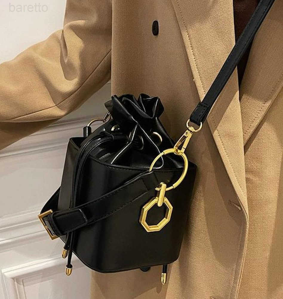 Casual Bucket Bag Trendy Crossbody Bags For Women Vegan Leather Handbags Elegant Clutch Purses Womens Evening Bag Z251017