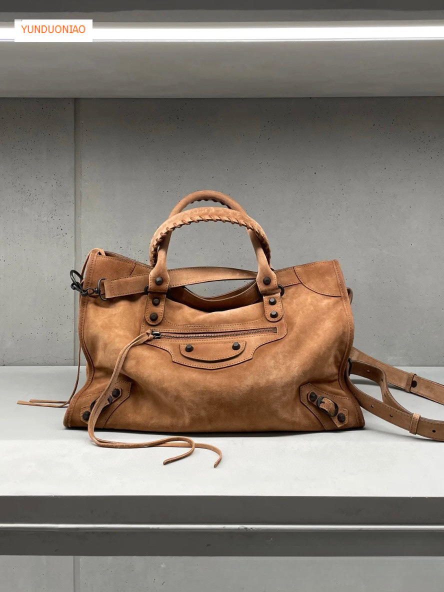 New luxury handbag autumn and winter designer bag new rivet motorcycle bag spicy girl large capacity women's shoulder crossbody bag