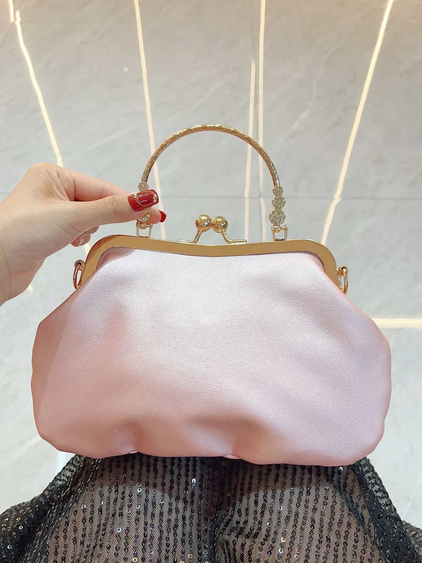 Fashionable Luxury Diamond Women Luxury Clutch Bag Wedding Crystal Ladies Designer Clutch Purse Handmade Pearl Decoration Z251017