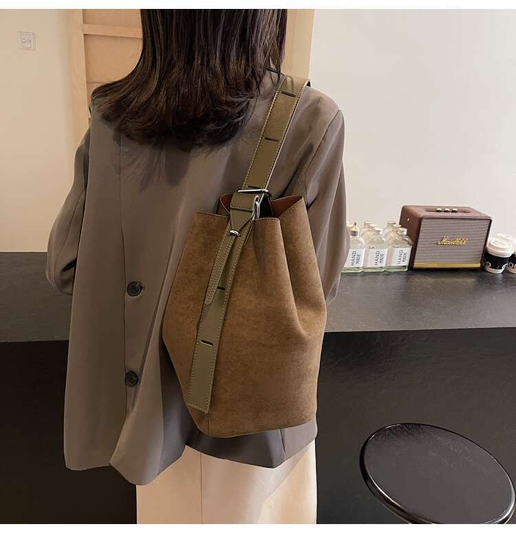 Commuting Matte Large Capacity for Women 2024 New Autumn Winter Versatile Crossbody Fashion Single Designer Bags Shoulder Bucket Bag