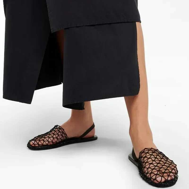 Novelty Mesh Flat Sandals Women Designer Weaving Hollow Breathable Mules Slippers Summer Light Comfort Slingbacks Slide Sandals Z251015