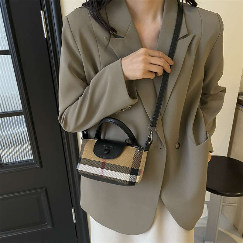 Fashion Women's 2025 Summer New Plaid Handbag Shoulder Simple Korean Style Mini High-end Crossbody Dumpling Small Bag