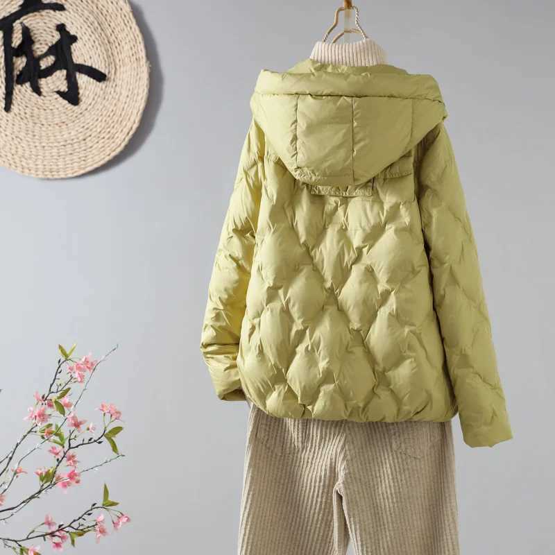 Autumn Women Ultra Light Puffer Jacket Short Loose Warm Casual Outwear With Hood Female 90 White Duck Down Coat W251016
