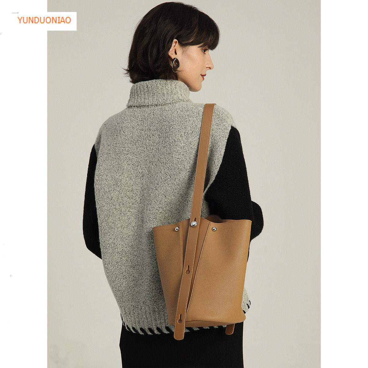 2025 Autumn And Winter New Designer Bag Versatile Fashion Commuting Bag Fashionable Trend Bucket Bag Large Capacity Luxury Handbag