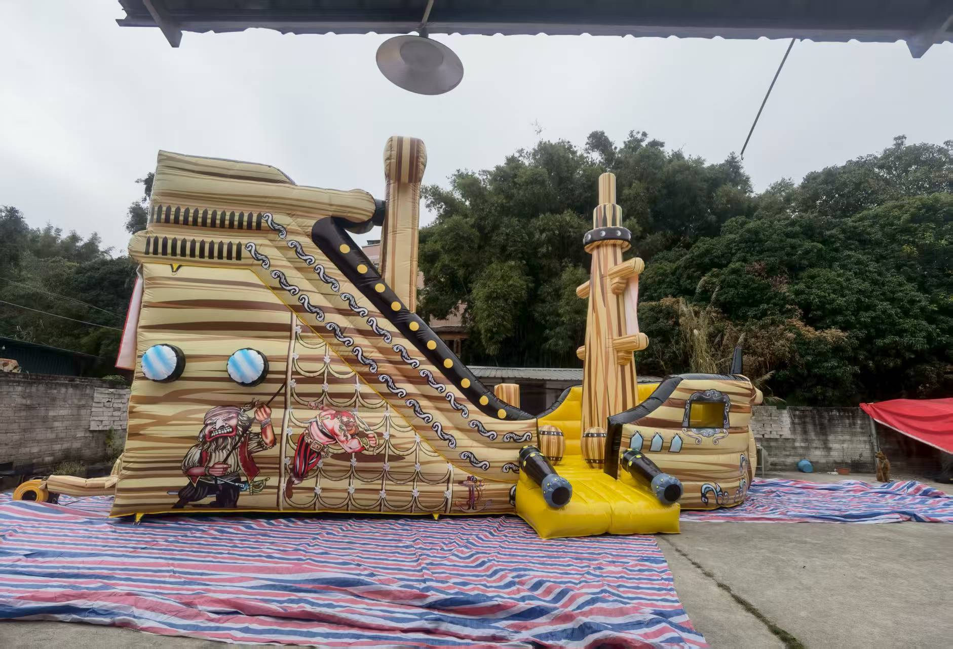 Pirate-themed Caribbean island cruise with movable swing room and inflatable slide