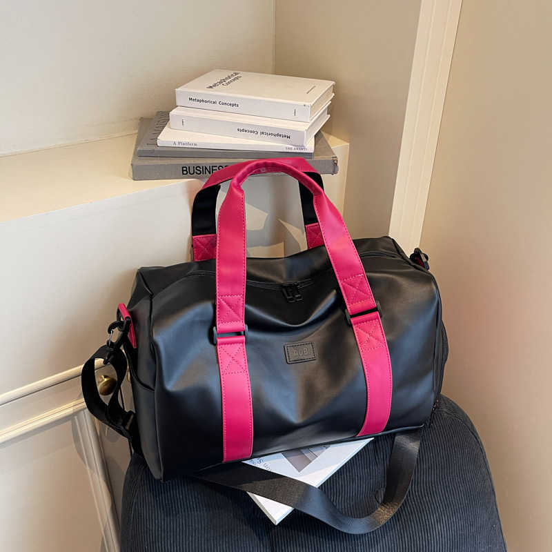 New Simple High-End Neutral Handbag Sports Casual Large Capacity Trendy Fashion Short Trip Handheld Travel Bag 250415