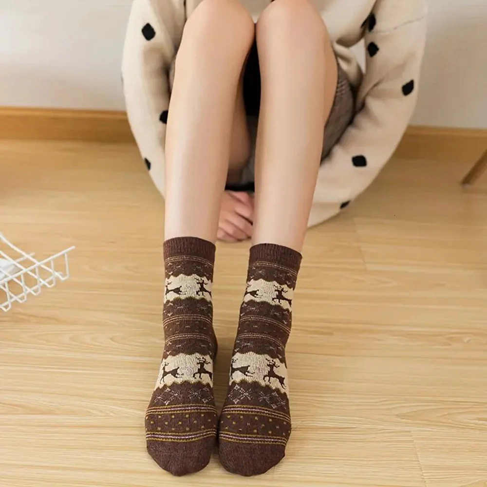 510 Pairs Deer Patterned Women Printed Thick Socks Suitable For Warm Soft Comfortable Christmas Stockings Autumn Winter Socks 251017