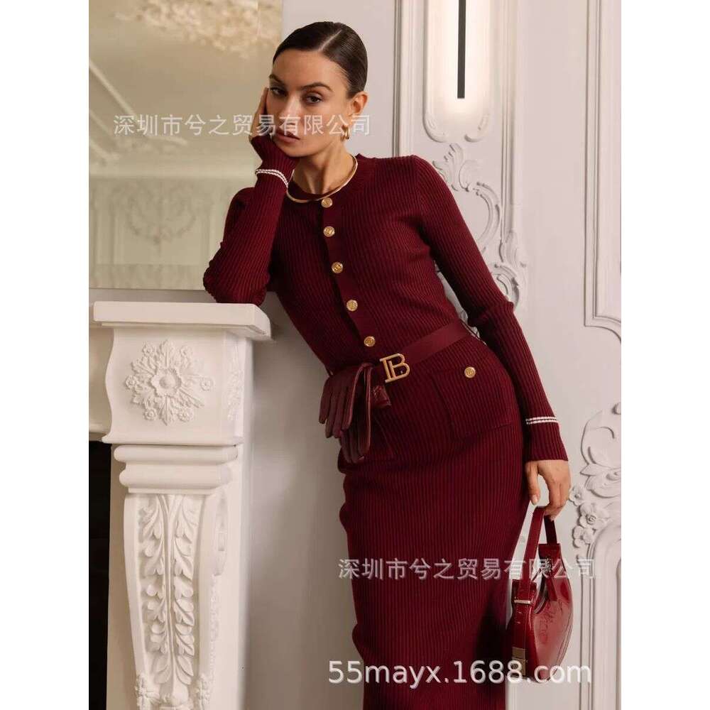 Round Neck Dress With Waist Tie Long Skirt B5