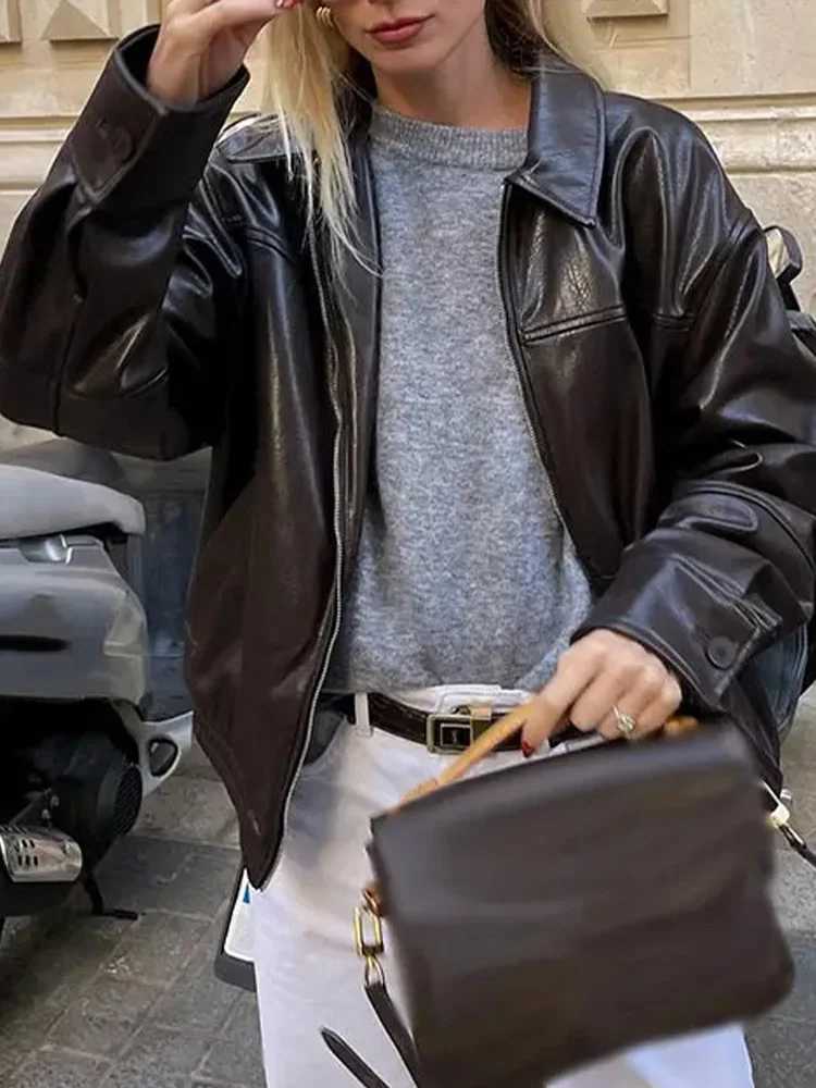 Vzvn Vintage Long Sleeve Lapel PU Leather Jacket Women Streetwear Solid Loose Zipper Coat 2025 New Autumn Winter Leather JacketT251017