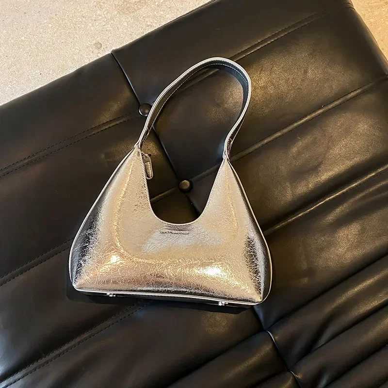 Zipper PU Spicy Girl Colorf Sier Underarm Bag 2025 New Advanced Sensory Stick Shoder Bag Design Half Mo Wens Bag D251017