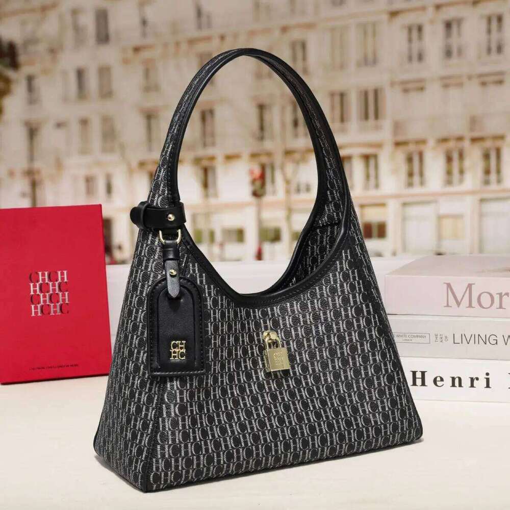 Cross Border Niche Handbag 2025 New Versatile Fashionable Printed Crescent Shaped Women's Shoulder Bag