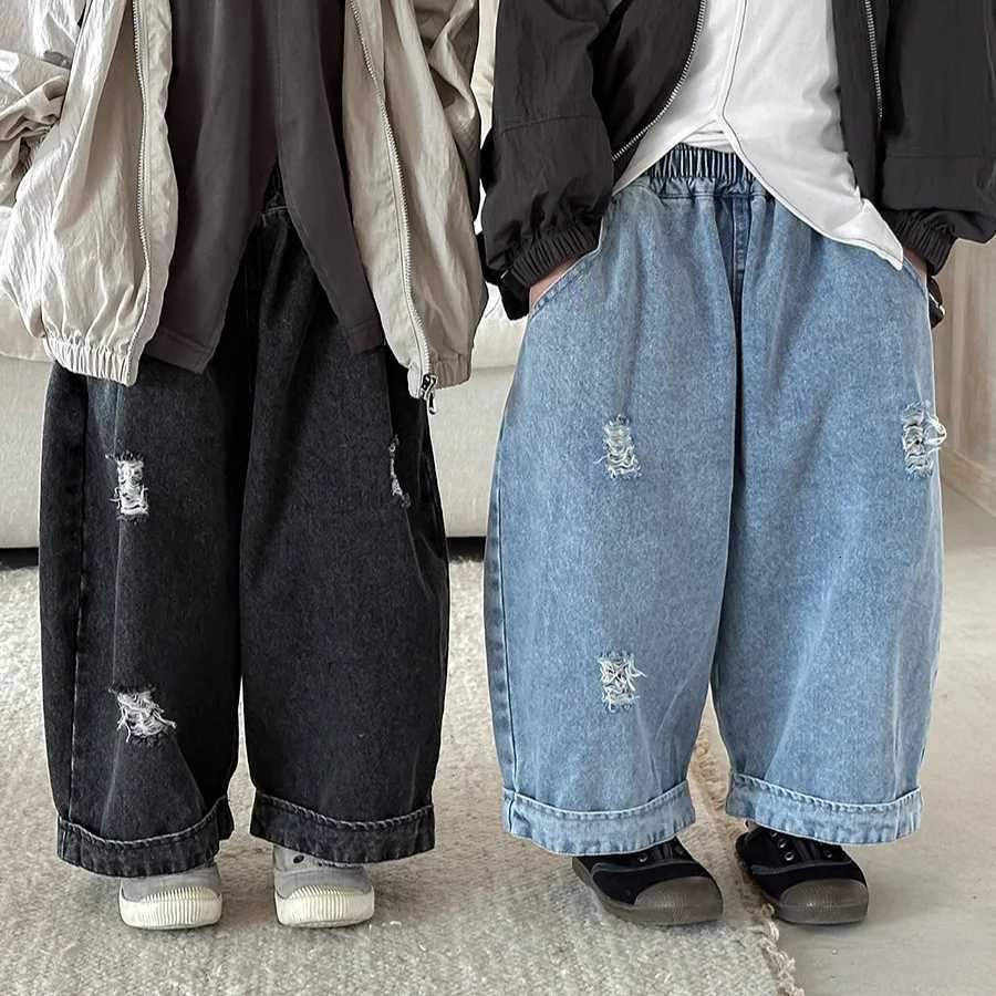 New Autumn Kids Straight Pants Trendy Style Boys Ripped Jeans Korean Loose Childrens Trousers Girls Denim Wide Leg PantsT251017