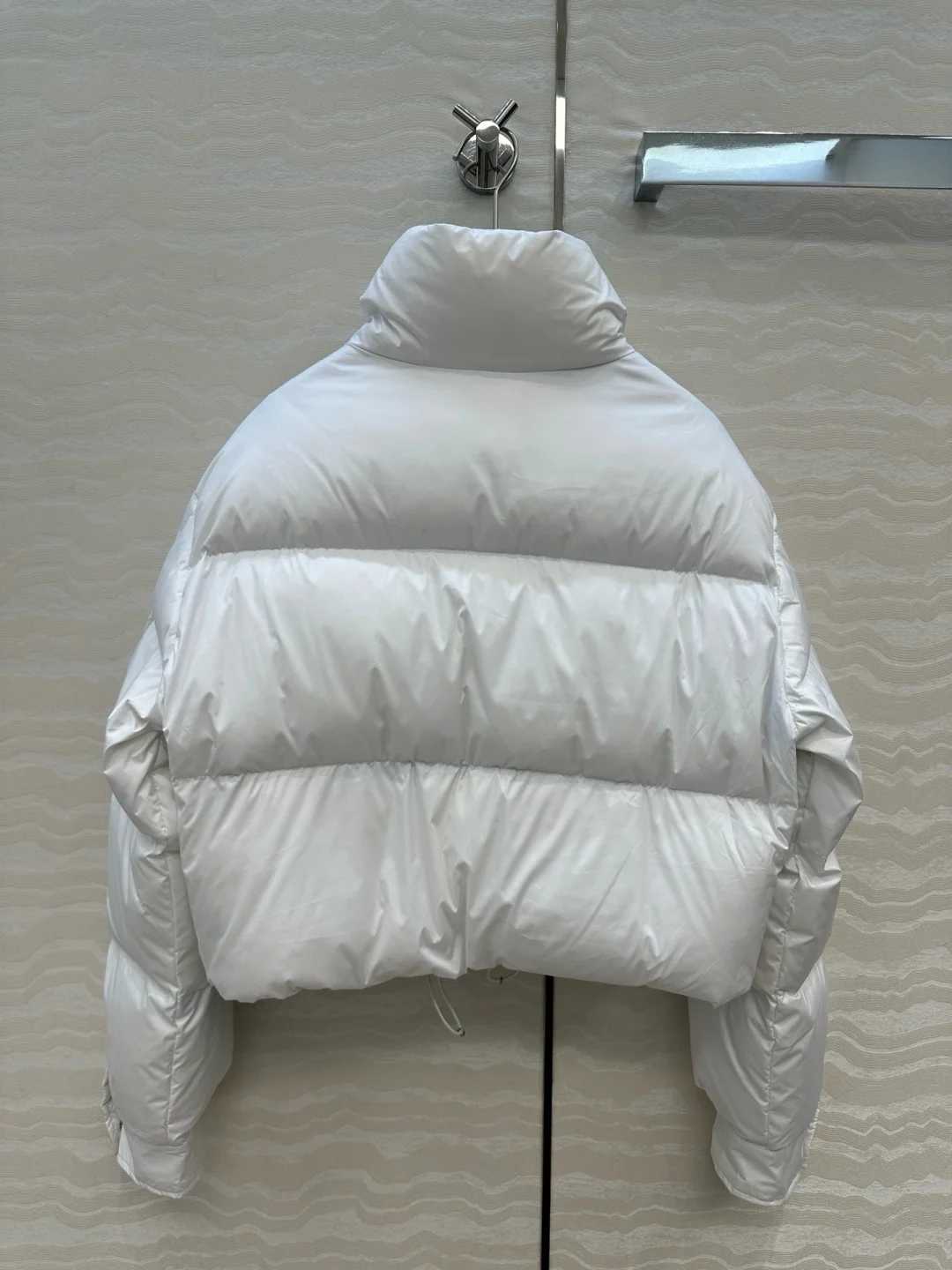 Winter Women Warm Down Jacket Stand Collar Windproof Short Jacket Thicken Fashion 90 White Duck Down Loose Parkas Coat Outwear W251016