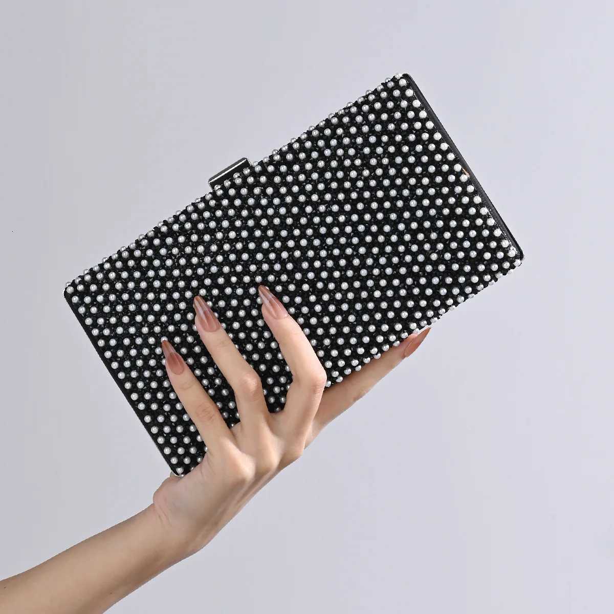 Ladies Evening Bags Clutch Bag Elegant Shiny Hard Metal Buckle Wedding Bridal Dress Evening Bag Banquet Party Handbags Z251017