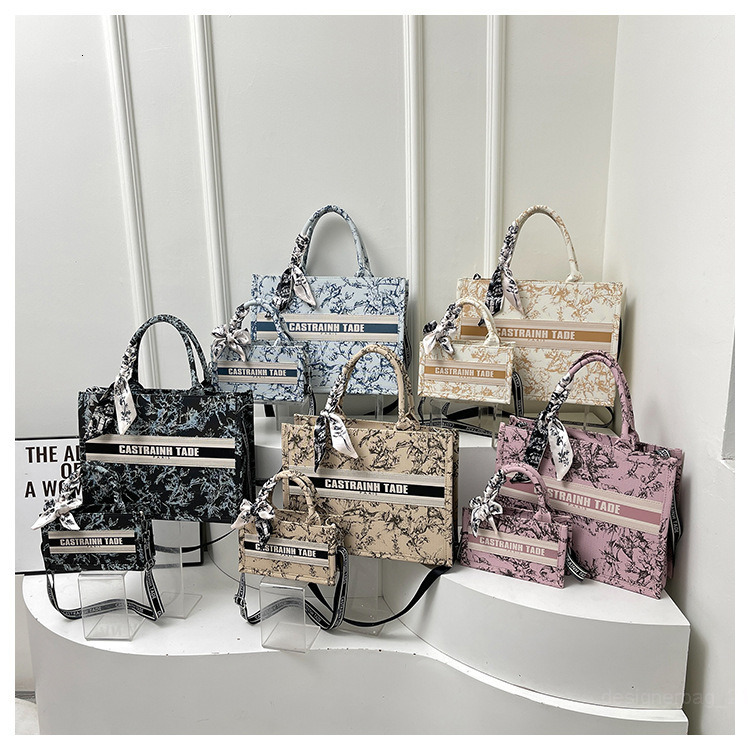 Free shipping 2025 designer shoulder bags handbag Fashion lady Bags flap Embroidery large capacity square bag handbag Underarm messenger bag