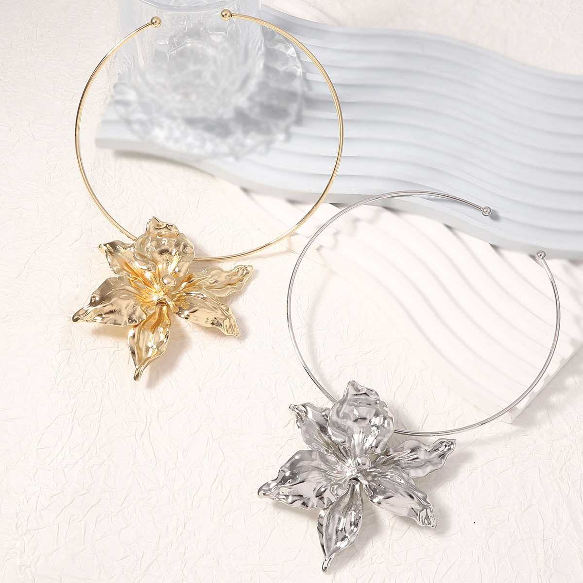 Designer necklace Fashion Exaggerated Design Simple Alloy Flower Pendant Choker Trendy Women's necklace free shipping