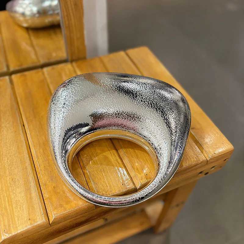 Silver new light luxury meniscus bag niche design highend handbag acrylic bag Z251017