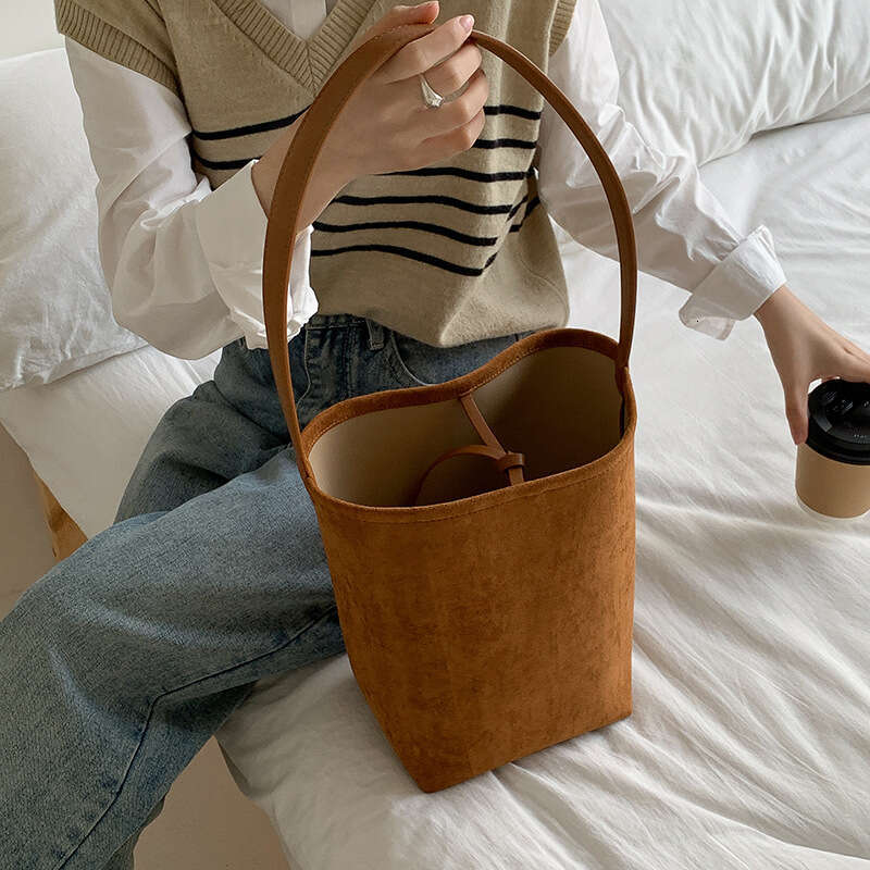High-End Niche Suede Women's Commuter Large Capacity Shoulder Autumn New Bucket Bag B5