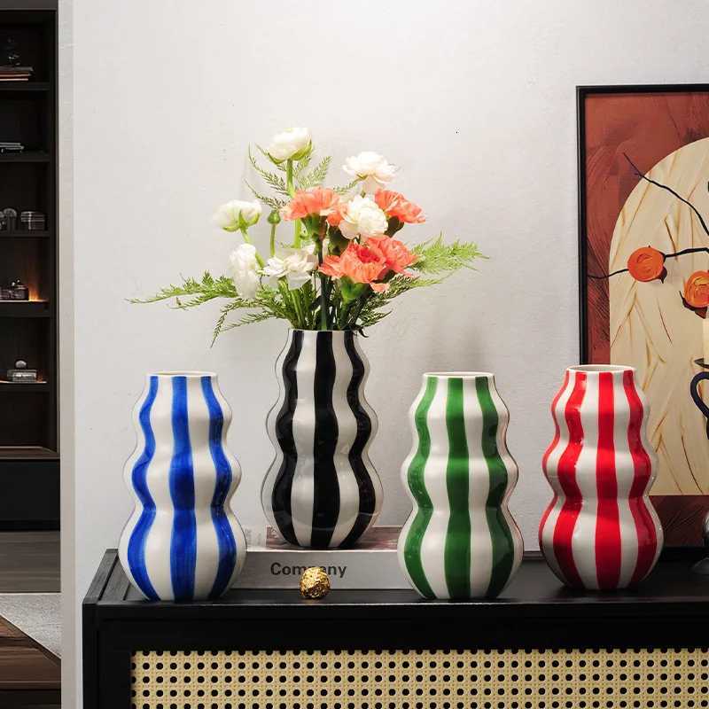 Modern minimst striped vases flower arrangements in them highend sense creative retro painted ceramic vases C251017