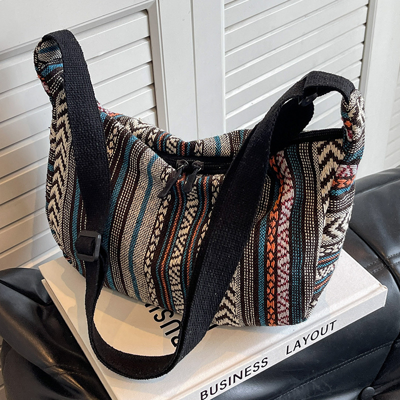 Luxury Bag Designer Bag Large Capacity Ethnic Style Bag 2025 New Trendy Fashion Crossbody Dumpling Bag Ins Retro Versatile Shoulder Bag For Women