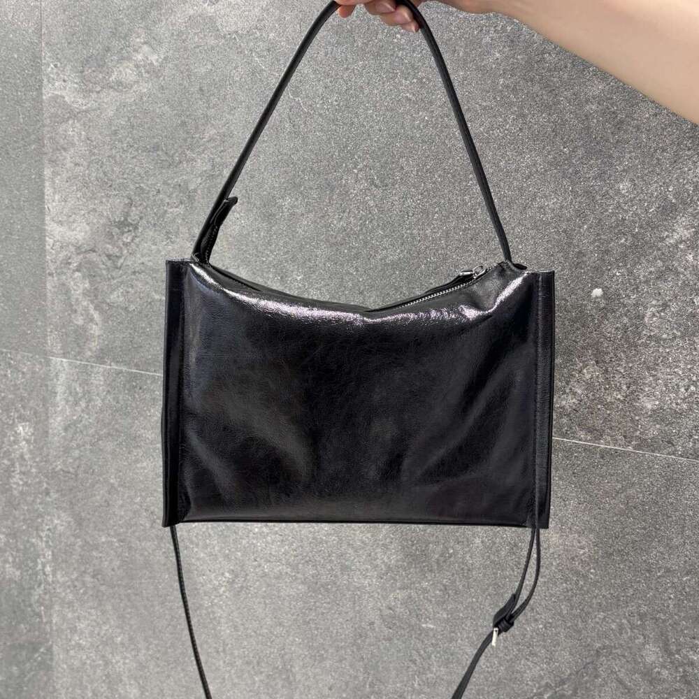 JW First Layer Oil Wax Cowhide Underarm Large Capacity Handbag Commuter Shoulder Crossbody Bag