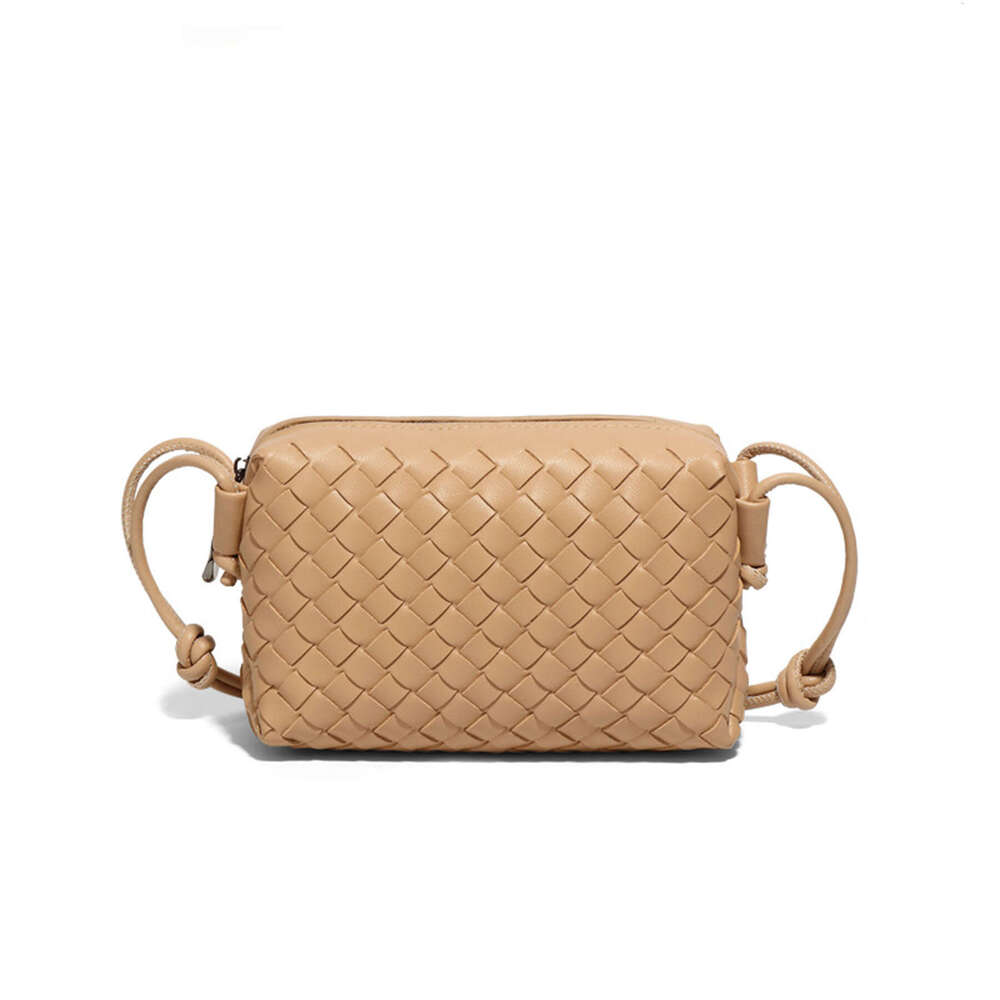 New Trendy High-End Hand-Woven Fashionable Single Shoulder Crossbody Small Square Compact Large Capacity Handheld Women's Bag