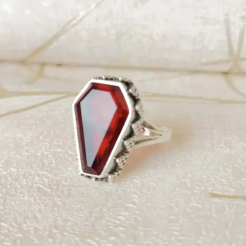 1 Piece Vintage Coffin Shaped Geometric Synthetic Gemstone Punk Style Alloy Silver Color Womens Ring Size 610 Z251017