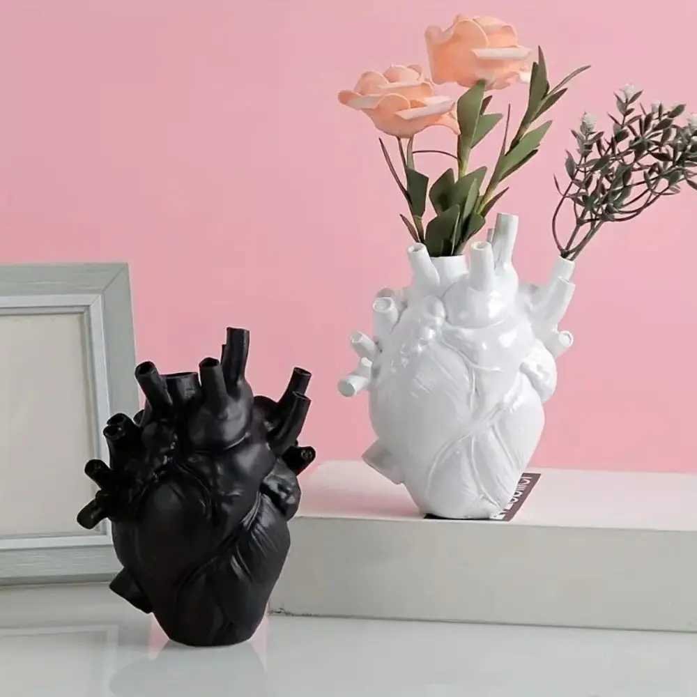 Creative Heart Shaped Vase Sculpture Anatomy Themed Heart Vase Resin Figurine Ornament 5 Colors Dried Flower Container C251017