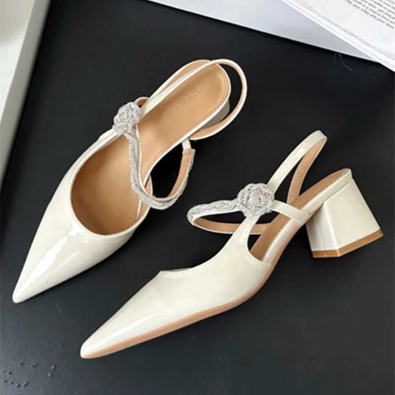 Luxury Rhinestone Flower Women Sandals High Quality Pointed Toe Patent Leather Square Heel Designer Shoes Fashion Women Shoes Z251015