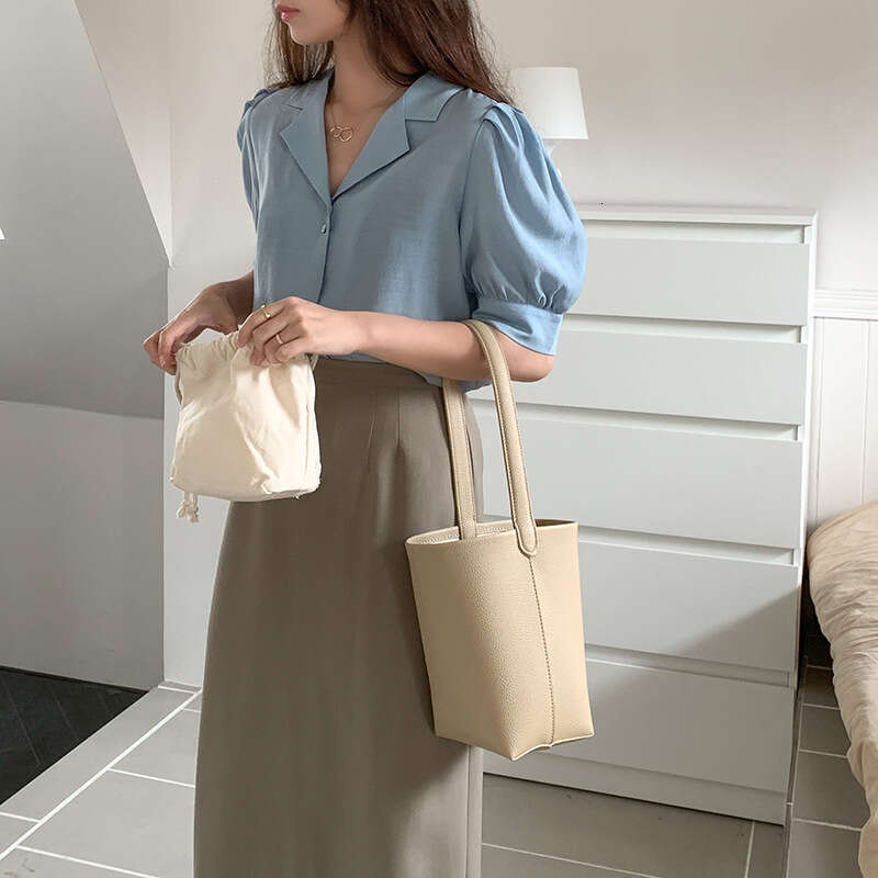 Autumn New Simple Versatile Women's Shoulder High-End Exquisite Bucket Bag Large Capacity Niche Style Handbag B5