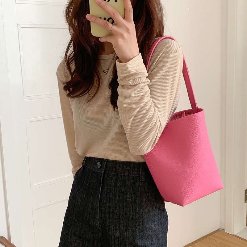 Autumn New Simple Versatile Women's Shoulder High-End Exquisite Bucket Bag Large Capacity Niche Style Handbag B5
