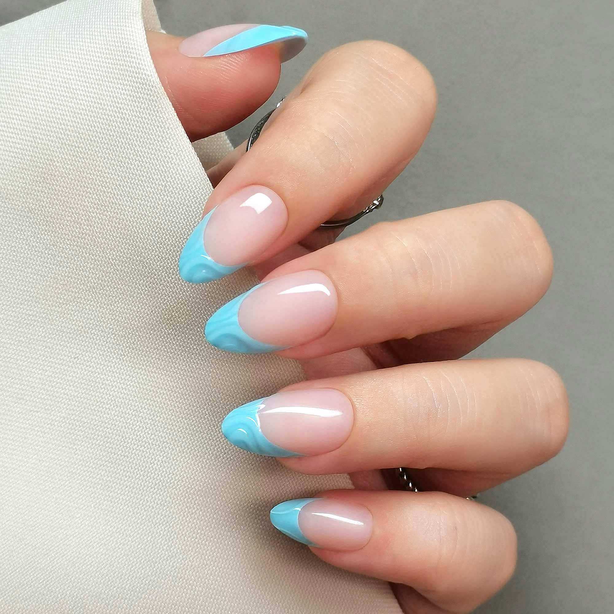 32pcs 3D Fake Nails Reusable Press on Nails French Design Almond Nail Tips Acrylic False Nails Unique Nail Art Nail Charm