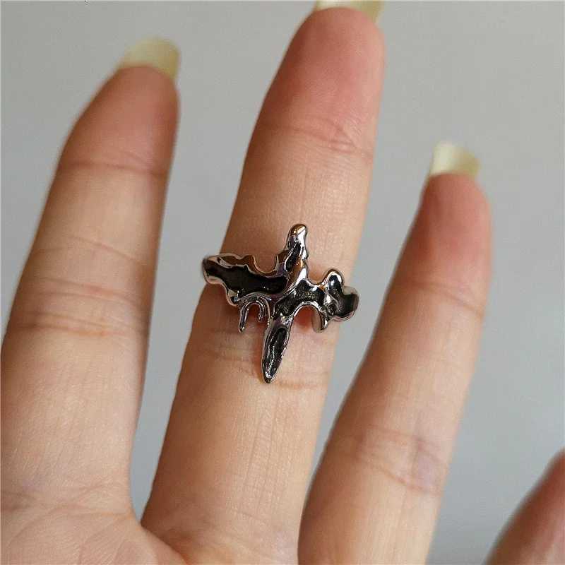 Vintage Goth Thorny Rose Couple Rings For Men Women Charm Irregularity Opening Stainless Steel Punk Finger Ring Jewelry Y2k Gift Z251017