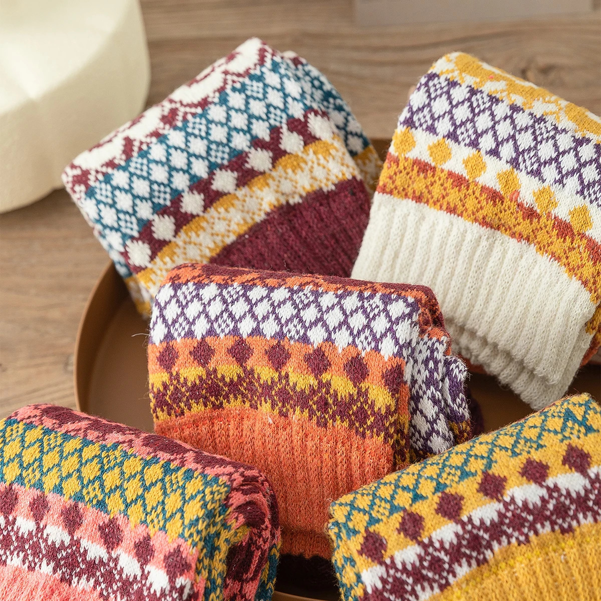 5 Pairs Women Thick Winter Warm Wool Socks Man Retro Style Dot Wave Pattern Couple Models Free Size 251017