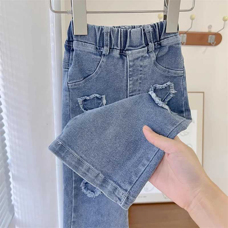 Baby Girls Jeans Kids Autumn Loose long Pants New Childrens Straight Wideleg Trousers Toddler Fashion Spring Casual ClothingT251017