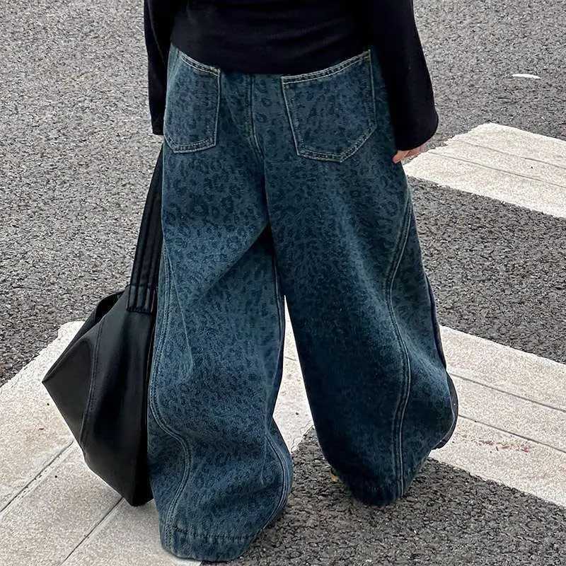 Girls Autumn Winter Plush Jeans 2025 New Girls Stylish Wide Leg Pants Retro Leopard Pattern Casual PantsT251017