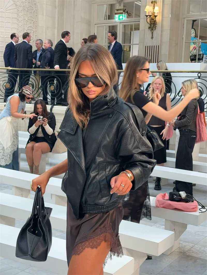 Womens Jacket 2025 Autumn Hot Sale New Style Black LongSleeve Faux Leather HighNeck Biker Style Jacket TrendyT251017