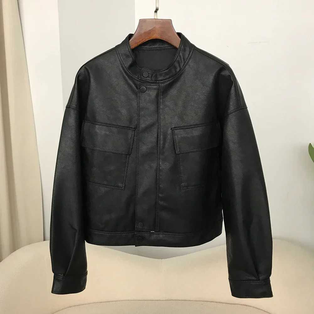 Autumn Leather Coat with Pockets Biker Jacket Women Ladies Vintage Solid Short Bomber Outerwear Retro New Spring AutumnT251017