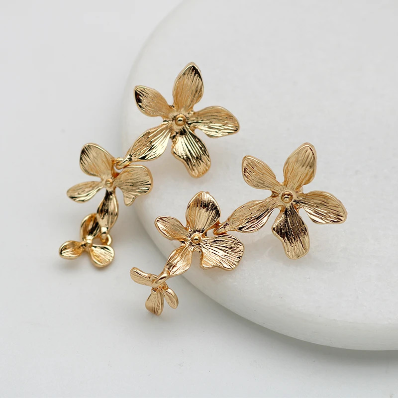 Three Metal Flowers Earrings For Women Long Drop Fashion Cute Jewelry Trendy Textured s Gifts Party Accessories MQ012 251016